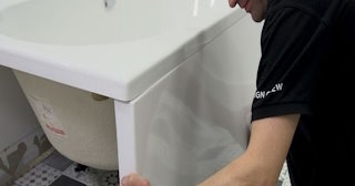 Установка экрана под ванну - цена за работу от 4224 руб. в Электростали
